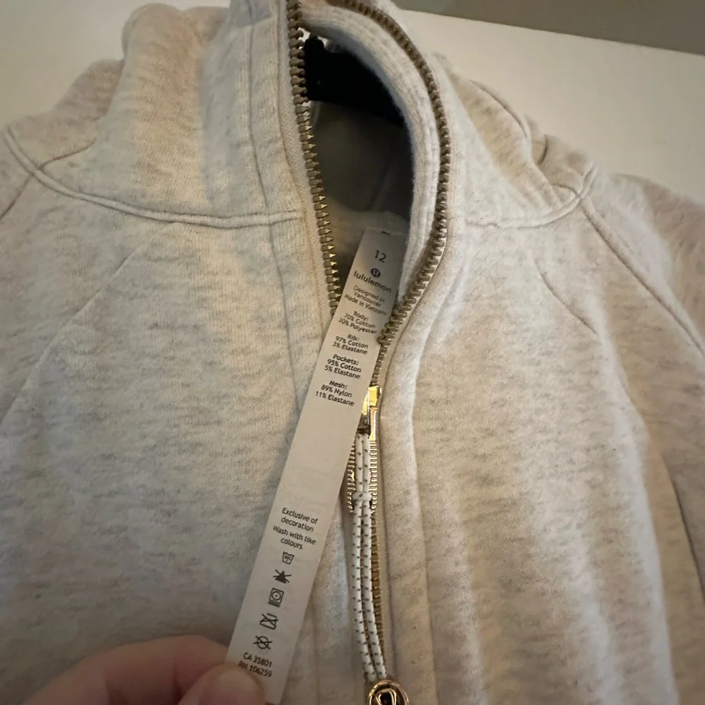 Lululemon Women's Cream Zip-Up Hoodie size 12
Predators logo - Picture 7 of 8